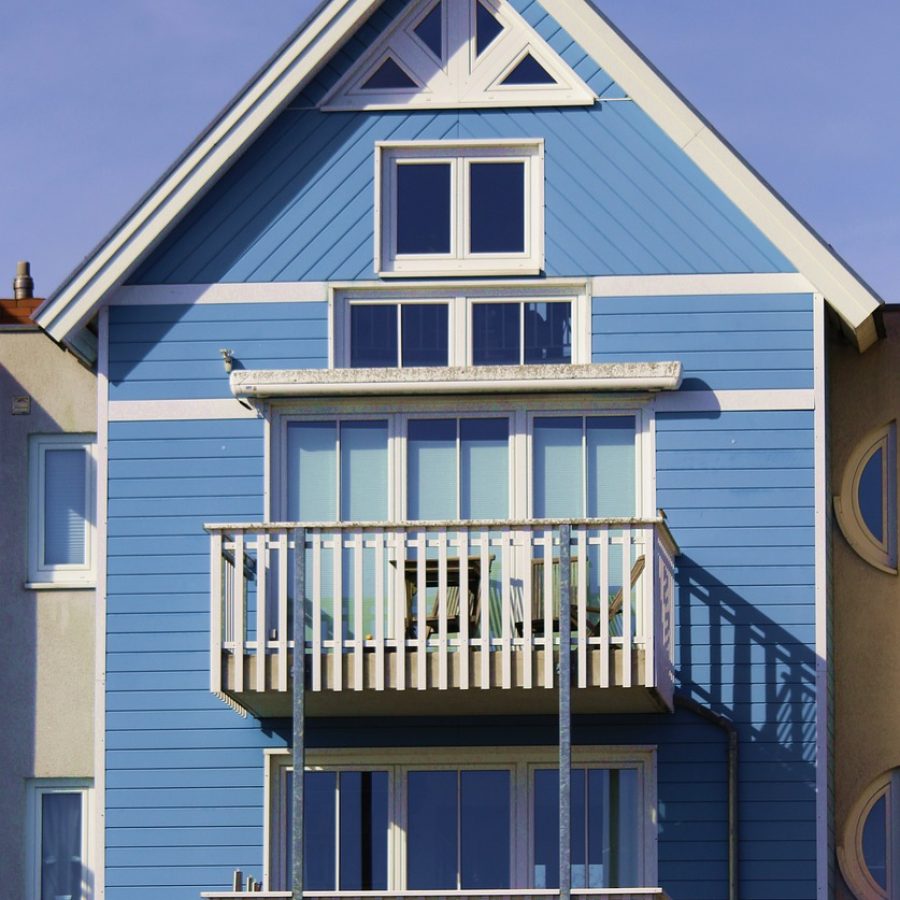 holiday-home-7101309_1280